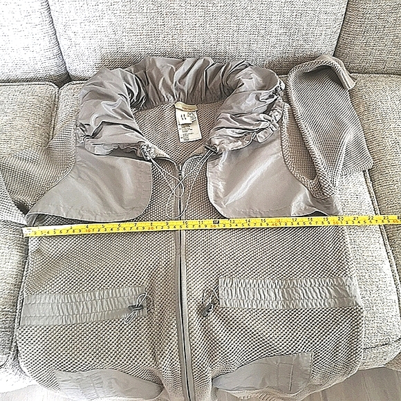 Coat - Picture 6 of 9